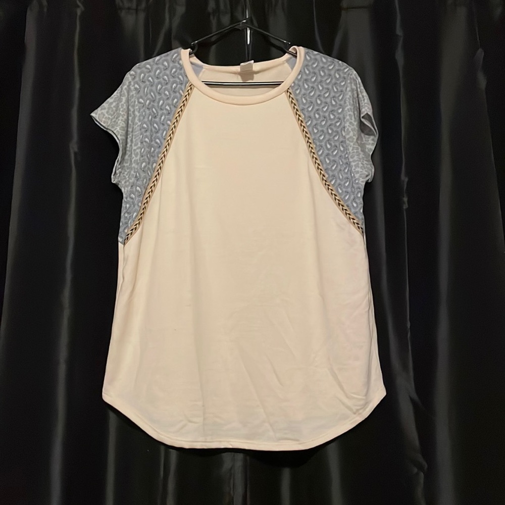 Womens 7th Roy short sleeve shirt.  Size Larger